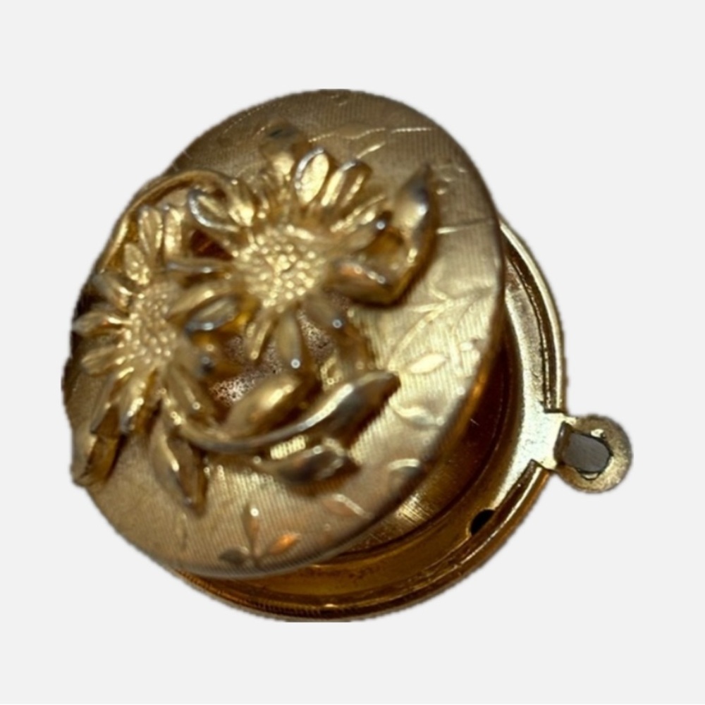 Y2K Vintage Gold Plated Sunflower Locket Necklace | Floral Jewelry Keepsake